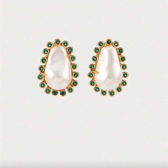 Anthropologie Jewelry - pearl statement Earrings Q524